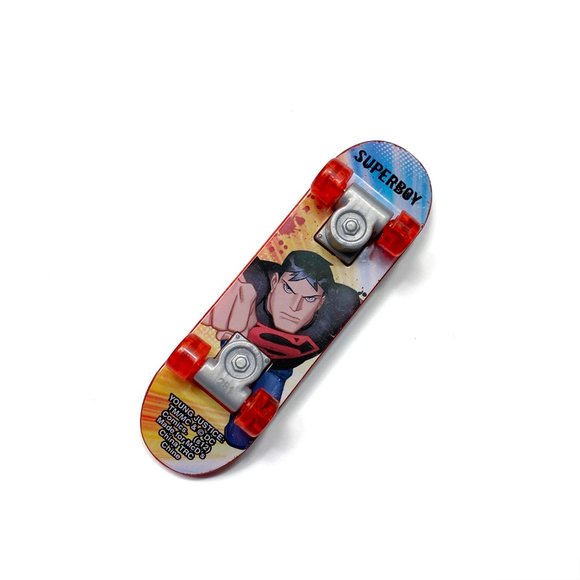Collectible Young Justice Superboy Fingerboard - Picture 2 of 2